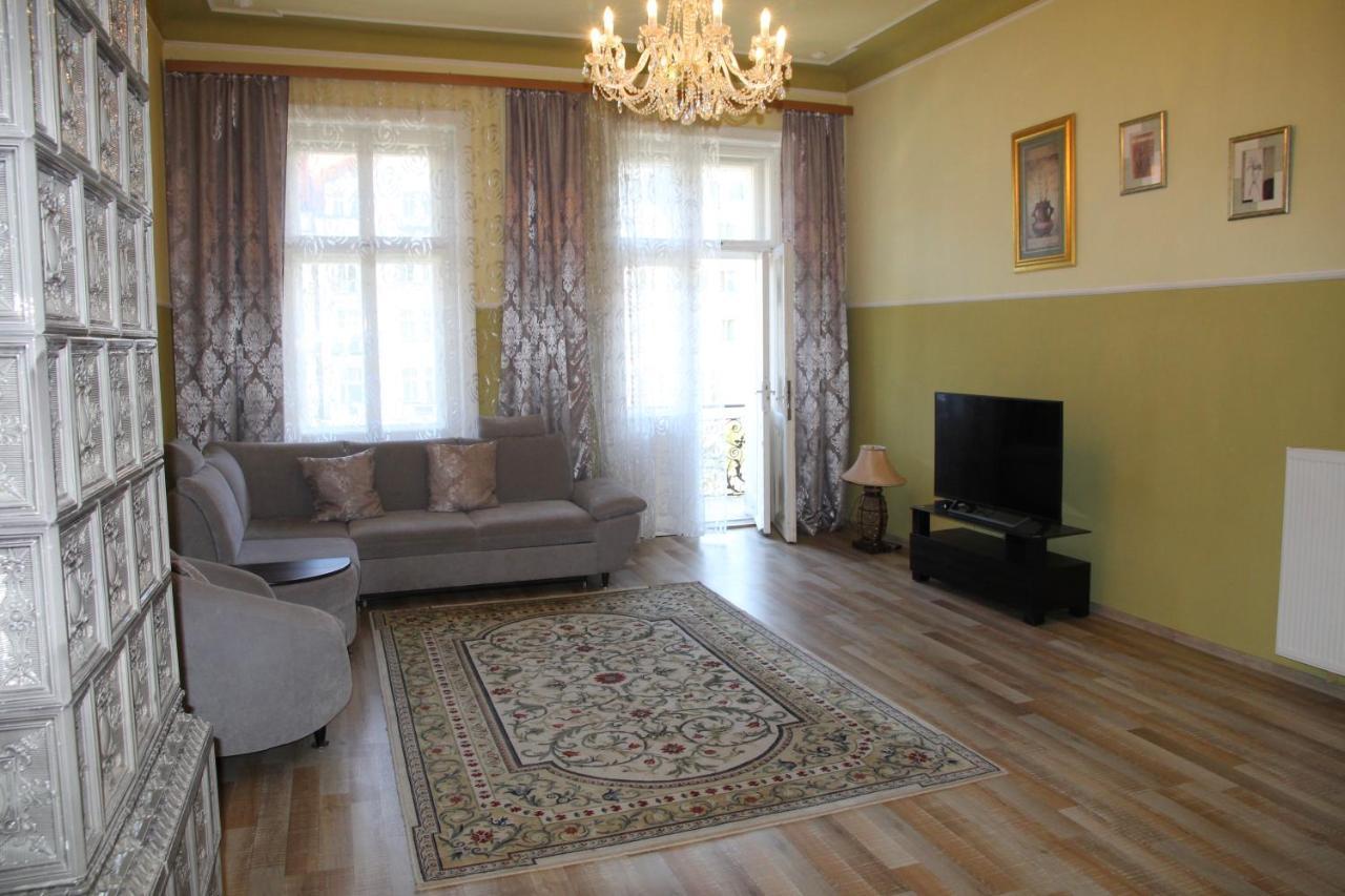 Apartman Sylva Na Stare Louce 42 Karlovy Vary Dış mekan fotoğraf